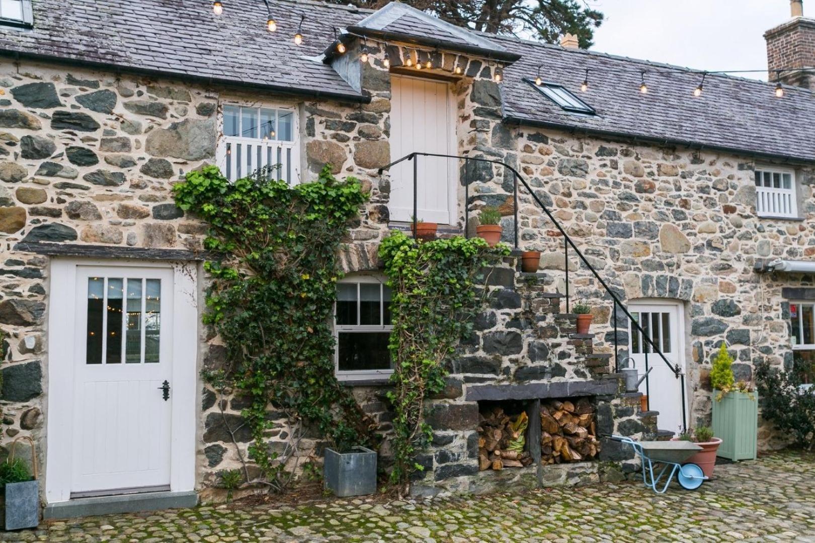 Tal Y Bont Uchaf Villa Bangor  Exterior photo